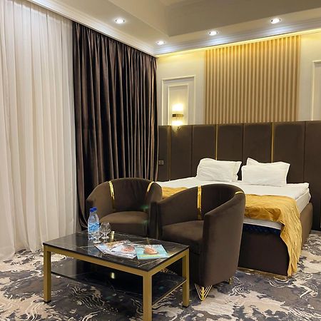 Hotel Jasmine Taraz Esterno foto