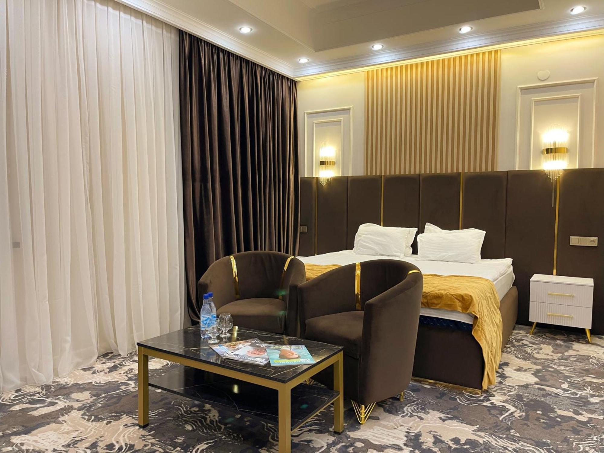 Hotel Jasmine Taraz Esterno foto
