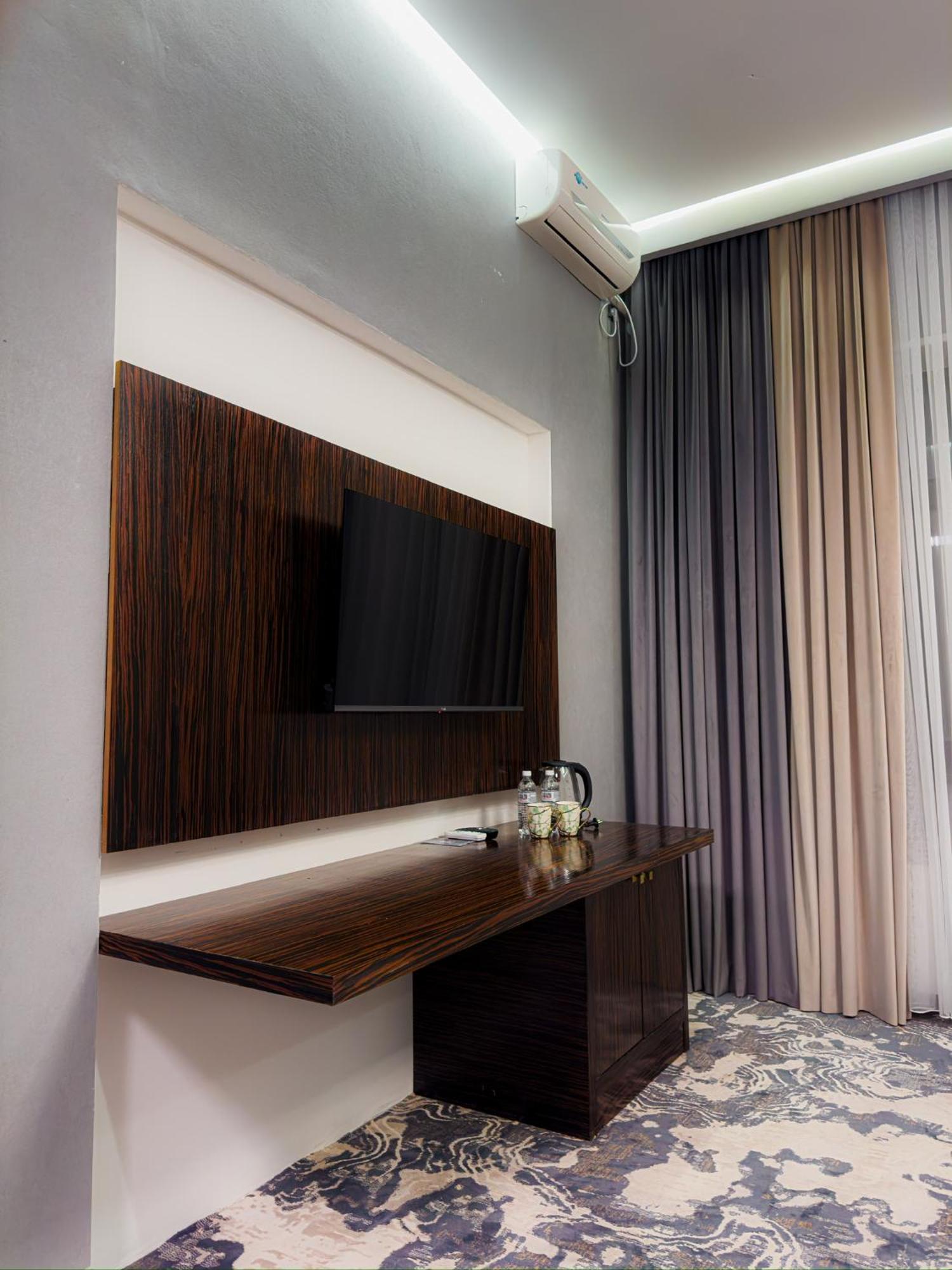 Hotel Jasmine Taraz Esterno foto