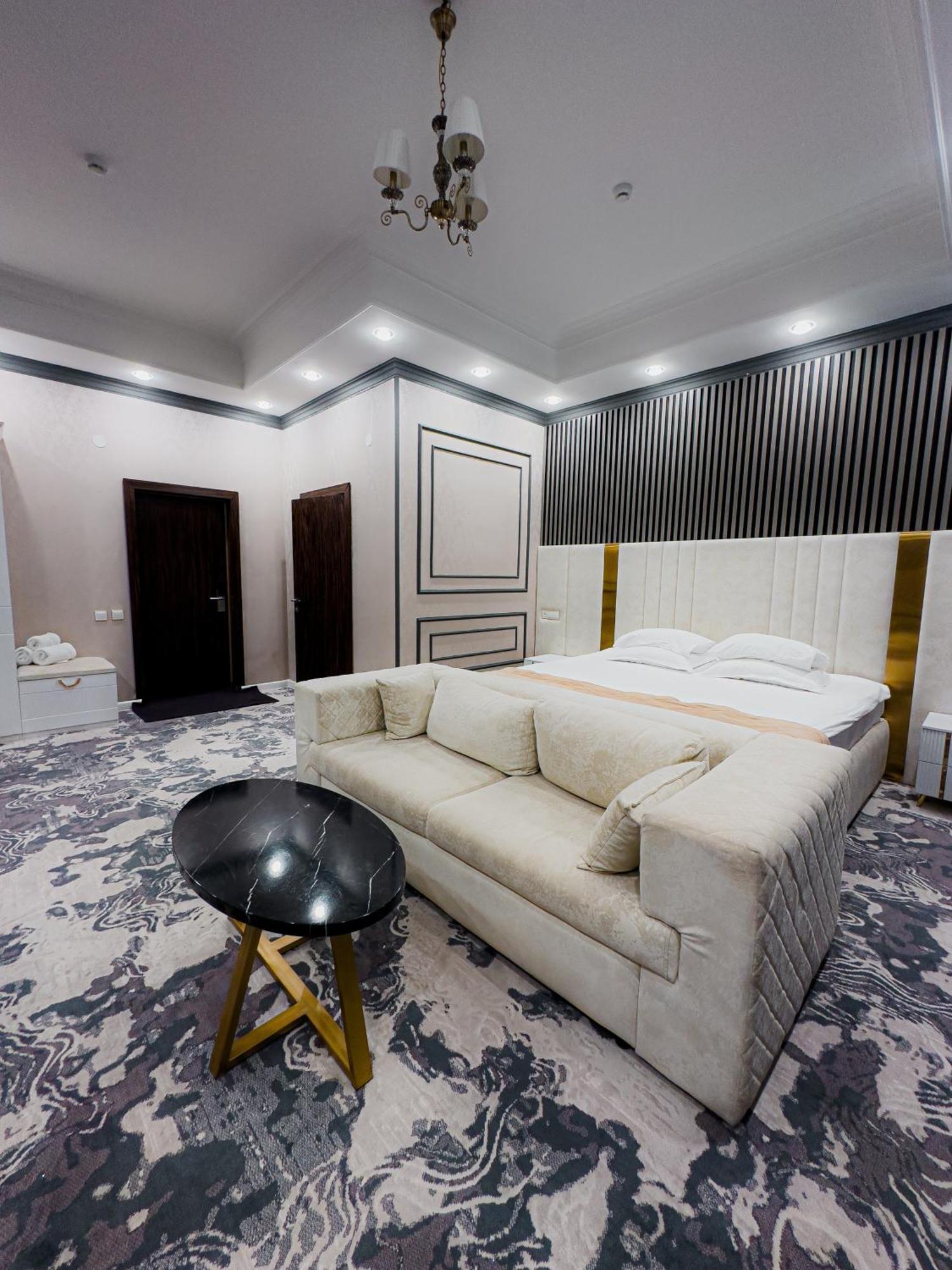 Hotel Jasmine Taraz Esterno foto
